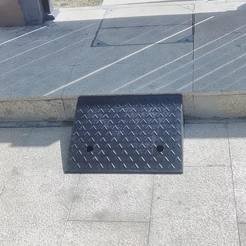 BORMANN Pro BPP2499 Ράμπα Parking Πεζοδρομίου M48xΠ32xΥ13cm , Λαστιχένια , Μαύρη, 20TONS